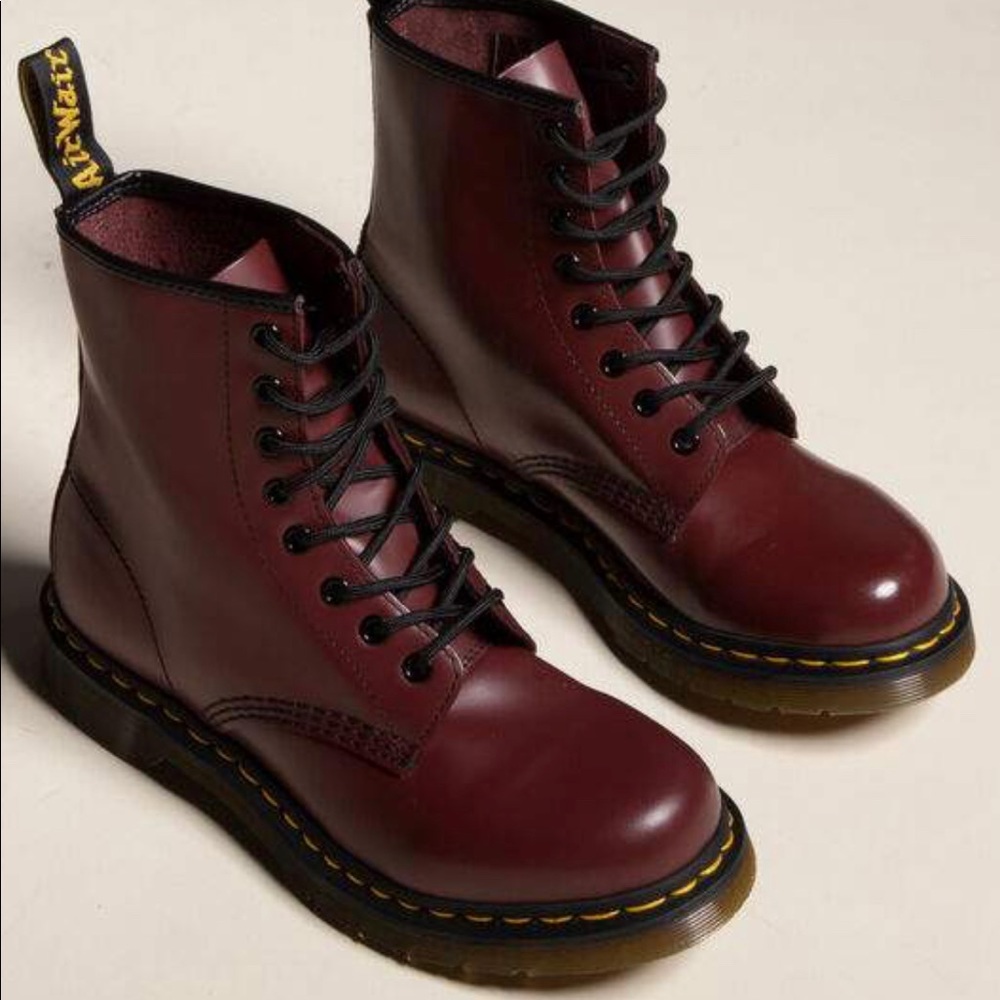 DR. MARTENS 1460 Womens Boots